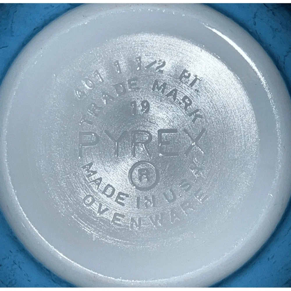 Pyrex Blue Primary Mixing Bowl 1.5 pint 401 Vintage MCM Nesting Turquoise Glass